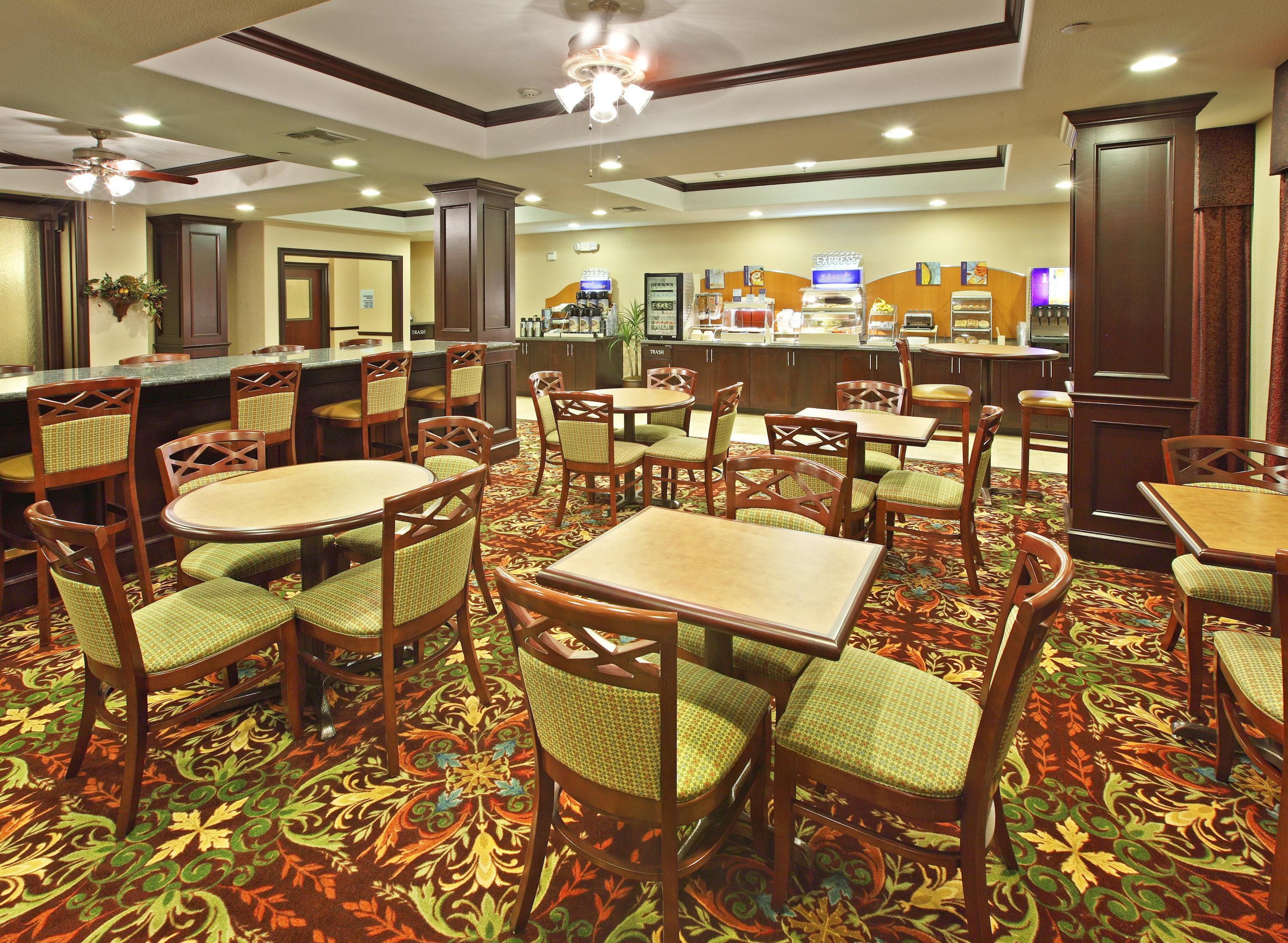 Holiday Inn Express Hotel & Suites Henderson - Traffic Star By Ihg Ngoại thất bức ảnh