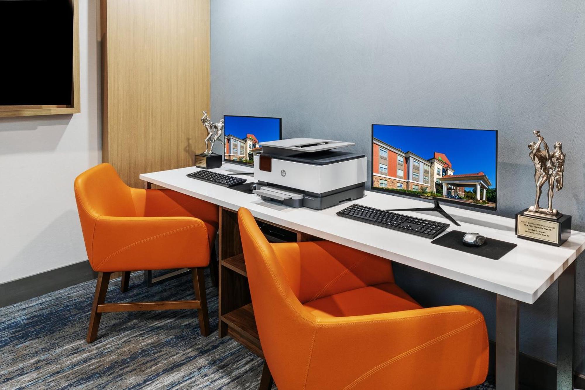 Holiday Inn Express Hotel & Suites Henderson - Traffic Star By Ihg Ngoại thất bức ảnh