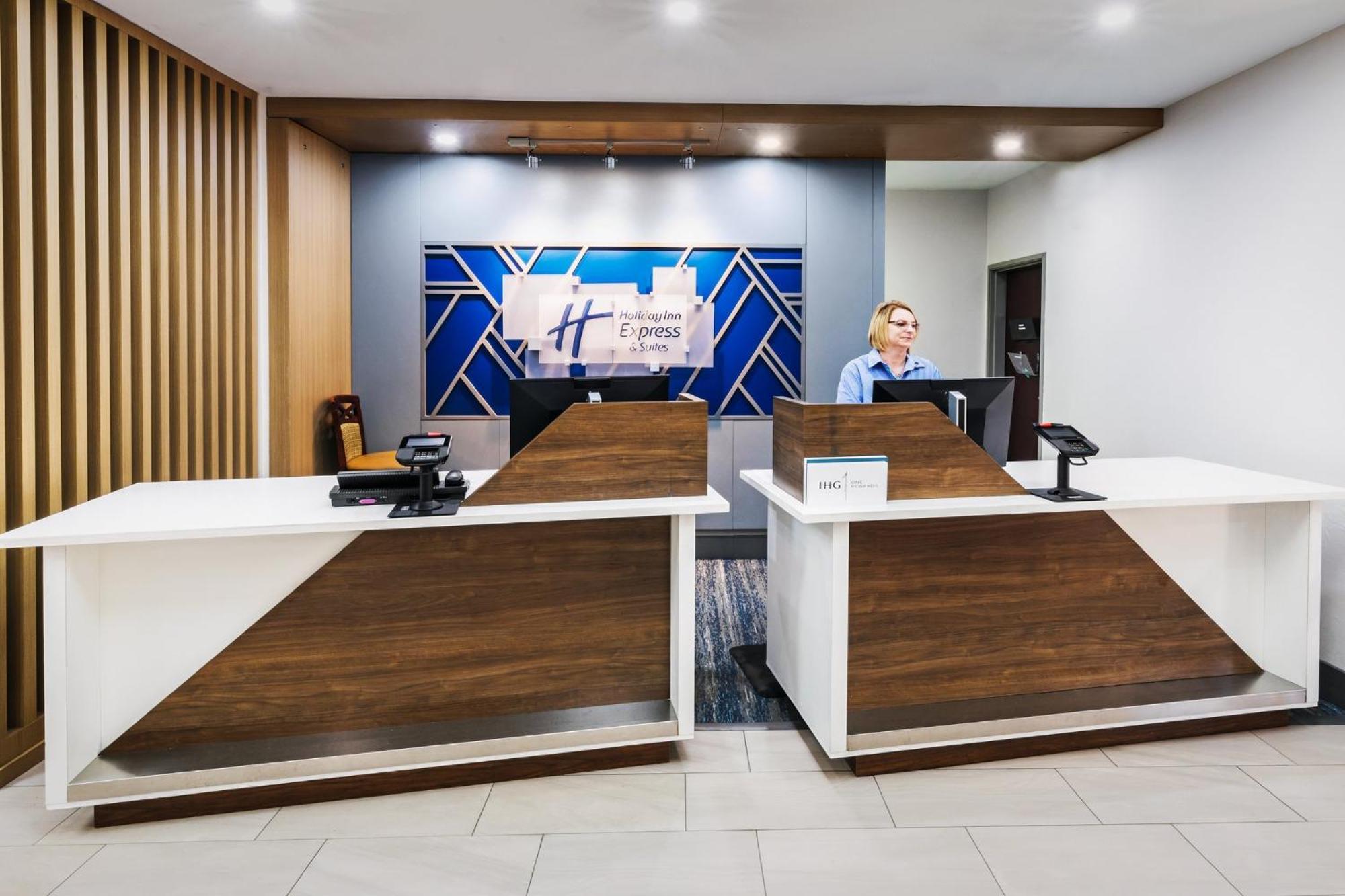 Holiday Inn Express Hotel & Suites Henderson - Traffic Star By Ihg Ngoại thất bức ảnh
