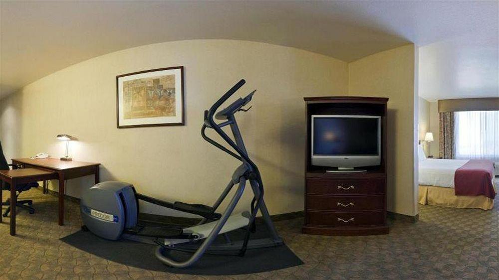 Holiday Inn Express Hotel & Suites Henderson - Traffic Star By Ihg Ngoại thất bức ảnh